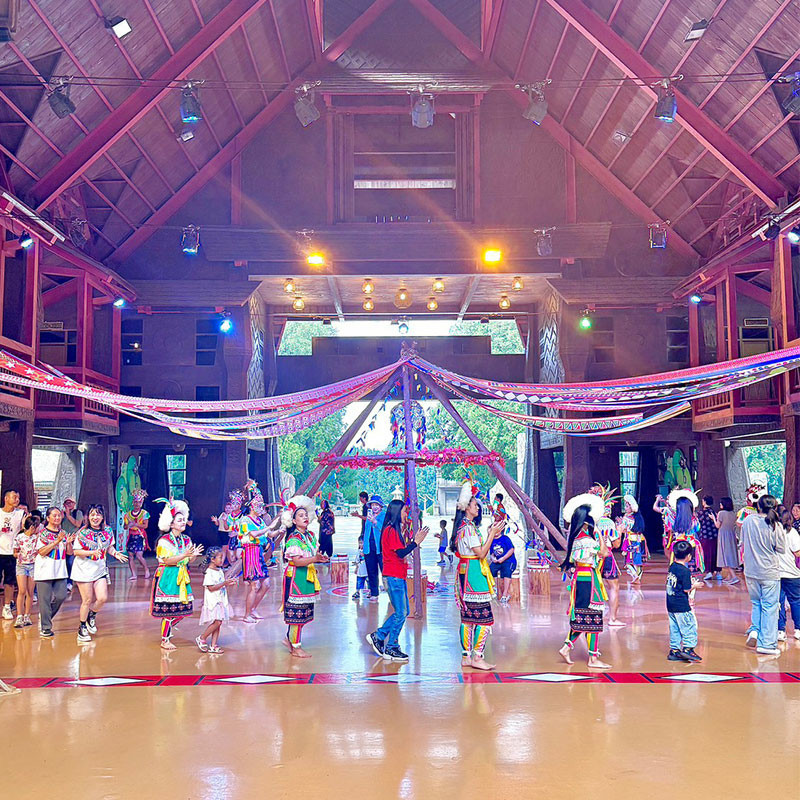 九族文化村歡送會表演.jpg