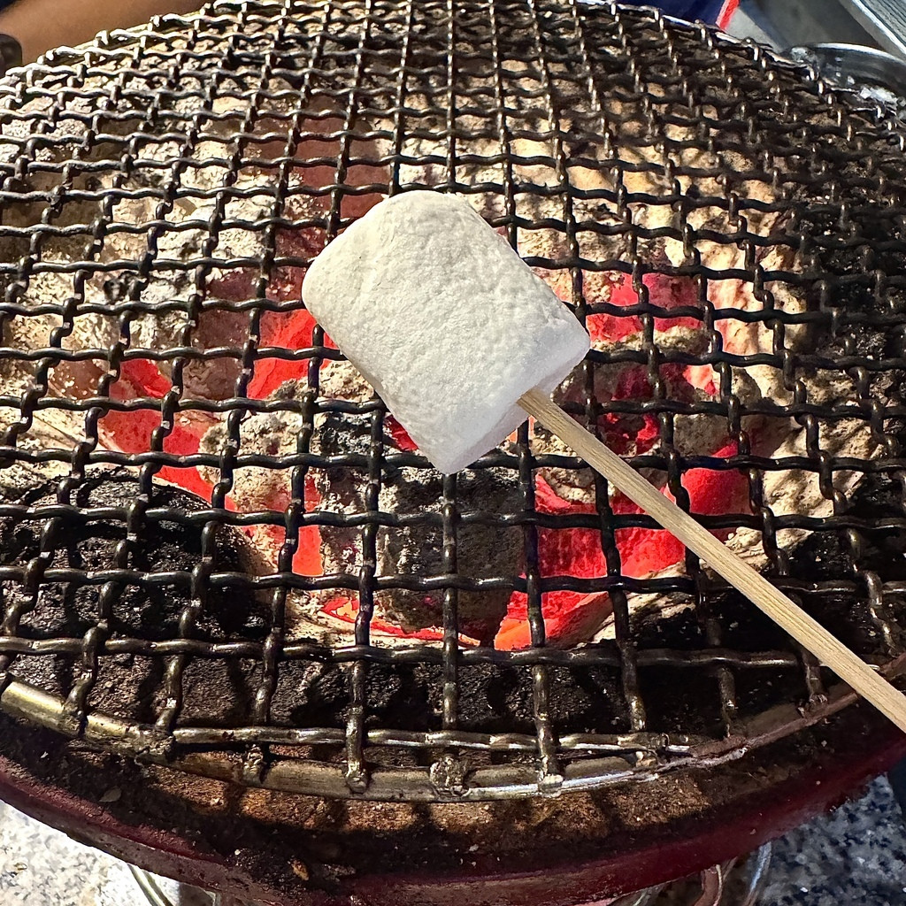 新莊豚野日式炭火燒肉烤棉花糖.JPG