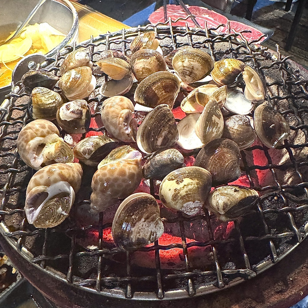 新莊豚野日式炭火燒肉蛤蠣.JPG