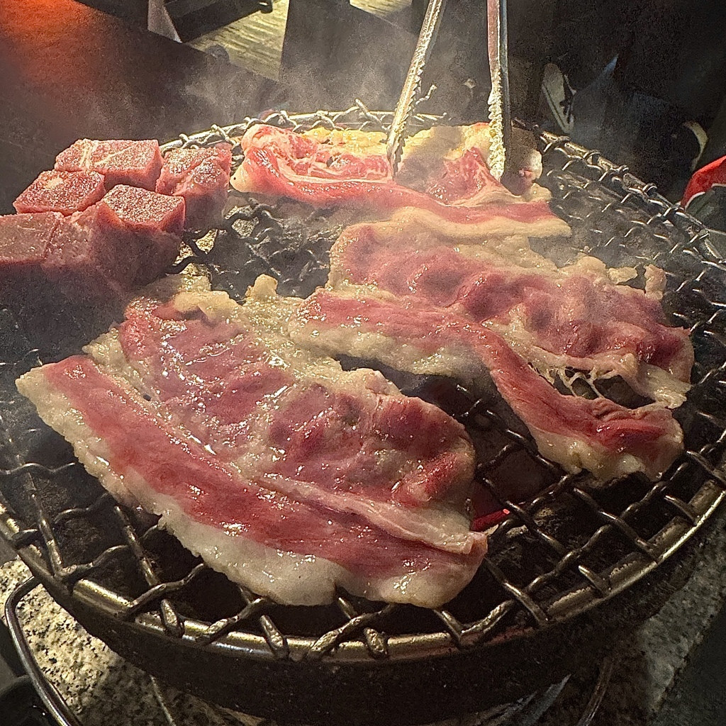 新莊豚野日式炭火燒肉牛五花.JPG