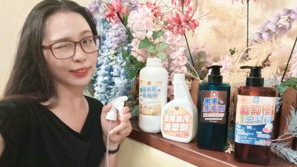 【開箱】清除陳年頑垢「化工小妹 廚房清潔四件組」打包廚房清潔！