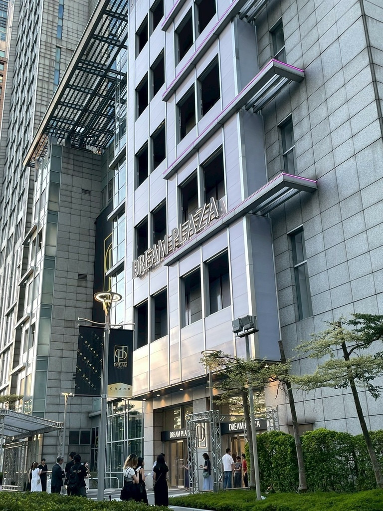 -台北信義新地標！DREAM PLAZA 盛大開幕｜全台最大