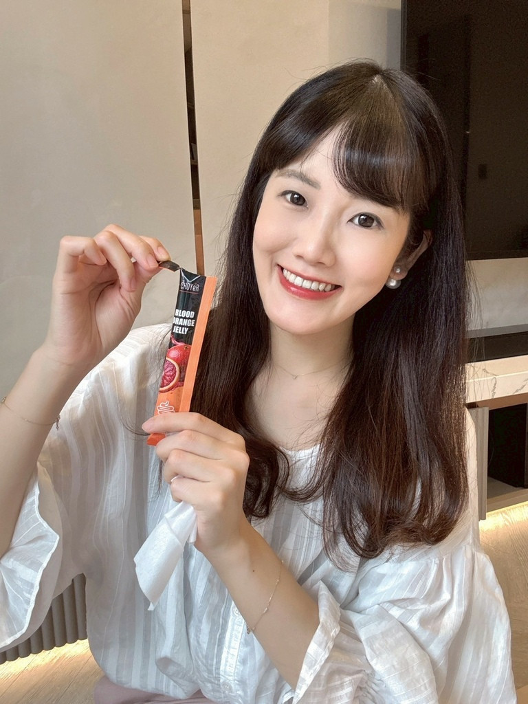 LINE_ALBUM_CHOYeR曲易 魔凍血橙_250609_10.jpg