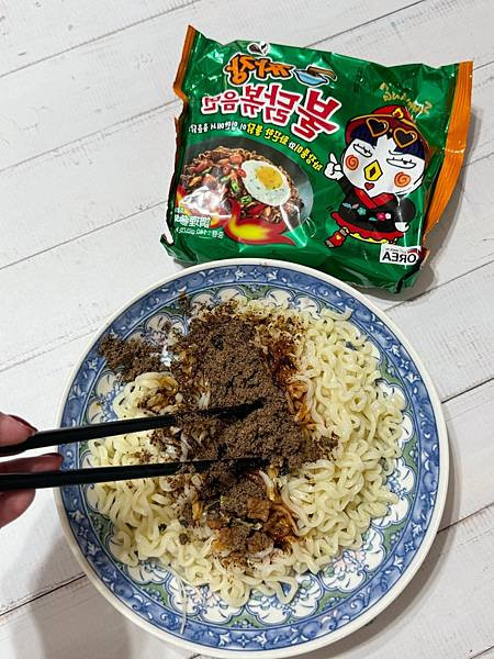 團購美食「三養食品」真宗韓國泡面，辣到靈魂出竅卻停不下來？8