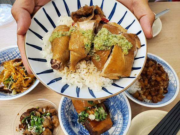 {食彰化/埔市街} 彰化必吃滷雞腿飯在林二代瓜仔魯炒麵|傳承爸爸總舖師的手藝小菜10多樣任你選