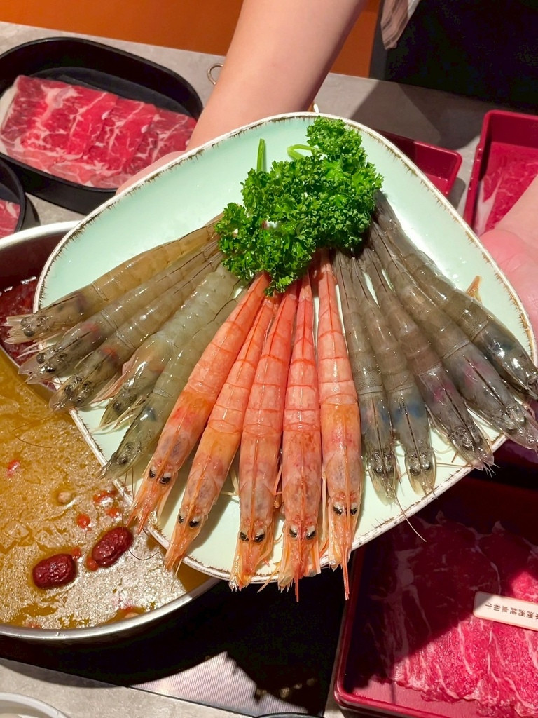 食記★向辣｜王品集團旗下和牛、海鮮吃到飽麻辣火鍋西門店，最低