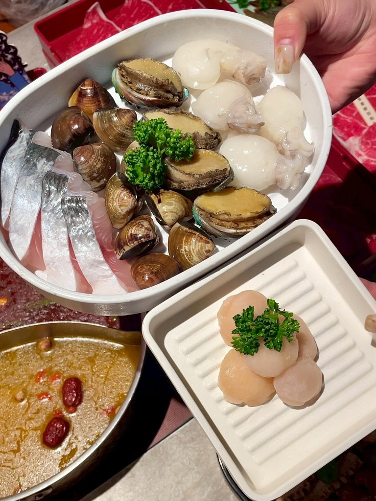 食記★向辣｜王品集團旗下和牛、海鮮吃到飽麻辣火鍋西門店，最低