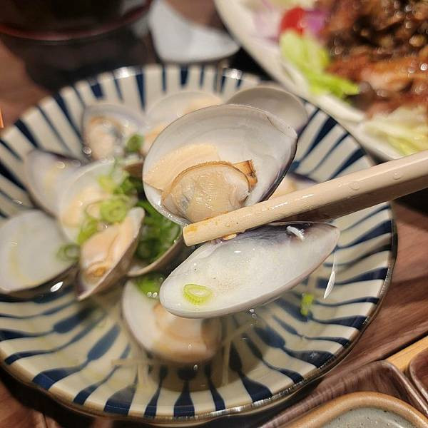【市政府美食】好吃日式家庭料理，定食、丼飯、咖哩、烏龍麵還有小菜味噌湯吃到飽!! - 花丸家｜日式定食 (37).jpg