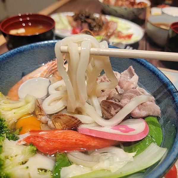 【市政府美食】好吃日式家庭料理，定食、丼飯、咖哩、烏龍麵還有小菜味噌湯吃到飽!! - 花丸家｜日式定食 (33).jpg