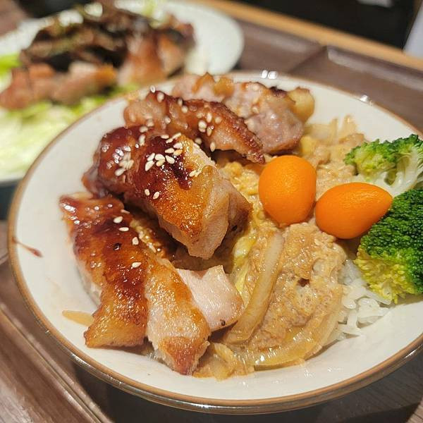 【市政府美食】好吃日式家庭料理，定食、丼飯、咖哩、烏龍麵還有小菜味噌湯吃到飽!! - 花丸家｜日式定食 (28).jpg