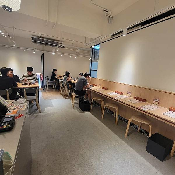 【市政府美食】好吃日式家庭料理，定食、丼飯、咖哩、烏龍麵還有小菜味噌湯吃到飽!! - 花丸家｜日式定食 (7).jpg