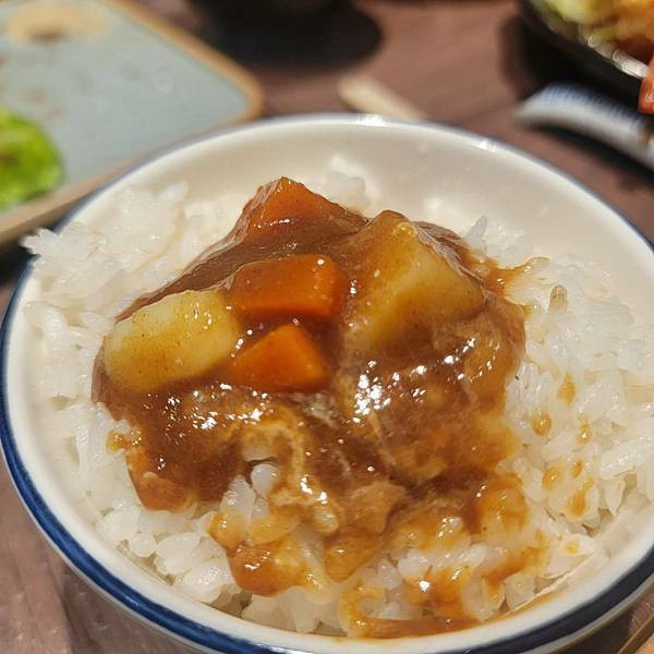 【市政府美食】好吃日式家庭料理，定食、丼飯、咖哩、烏龍麵還有小菜味噌湯吃到飽!! - 花丸家｜日式定食 (38).jpg