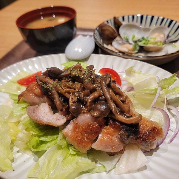 【市政府美食】好吃日式家庭料理，定食、丼飯、咖哩、烏龍麵還有小菜味噌湯吃到飽!! - 花丸家｜日式定食 (18).jpg