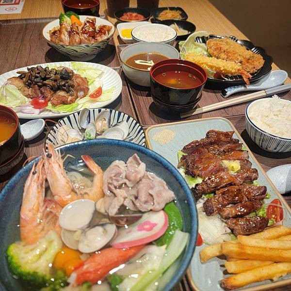 【市政府美食】好吃日式家庭料理，定食、丼飯、咖哩、烏龍麵還有小菜味噌湯吃到飽!! - 花丸家｜日式定食 (24).jpg