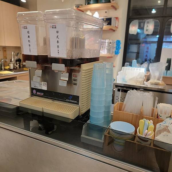 【市政府美食】好吃日式家庭料理，定食、丼飯、咖哩、烏龍麵還有小菜味噌湯吃到飽!! - 花丸家｜日式定食 (5).jpg