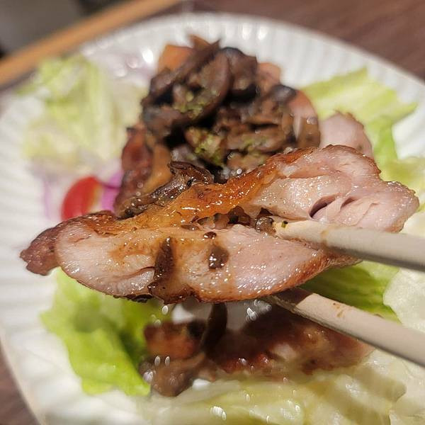 【市政府美食】好吃日式家庭料理，定食、丼飯、咖哩、烏龍麵還有小菜味噌湯吃到飽!! - 花丸家｜日式定食 (32).jpg