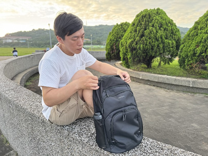 【休閒後背包推薦】Targus｜舒適好揹 分層多 Targus Classic EcoSmart 16吋經典背包-黑色（CN600）