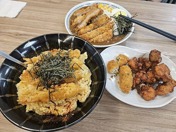 三重在地人激推平價-美食！丼品香 丼飯 咖哩飯專賣店-各式丼