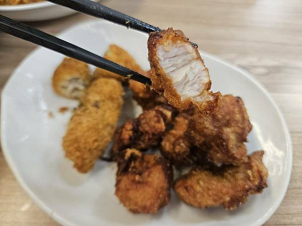 三重在地人激推平價-美食！丼品香 丼飯 咖哩飯專賣店-各式丼