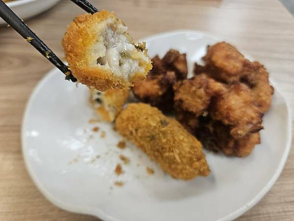 三重在地人激推平價-美食！丼品香 丼飯 咖哩飯專賣店-各式丼