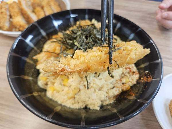 三重在地人激推平價-美食！丼品香 丼飯 咖哩飯專賣店-各式丼