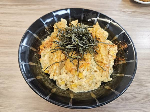 三重在地人激推平價-美食！丼品香 丼飯 咖哩飯專賣店-各式丼