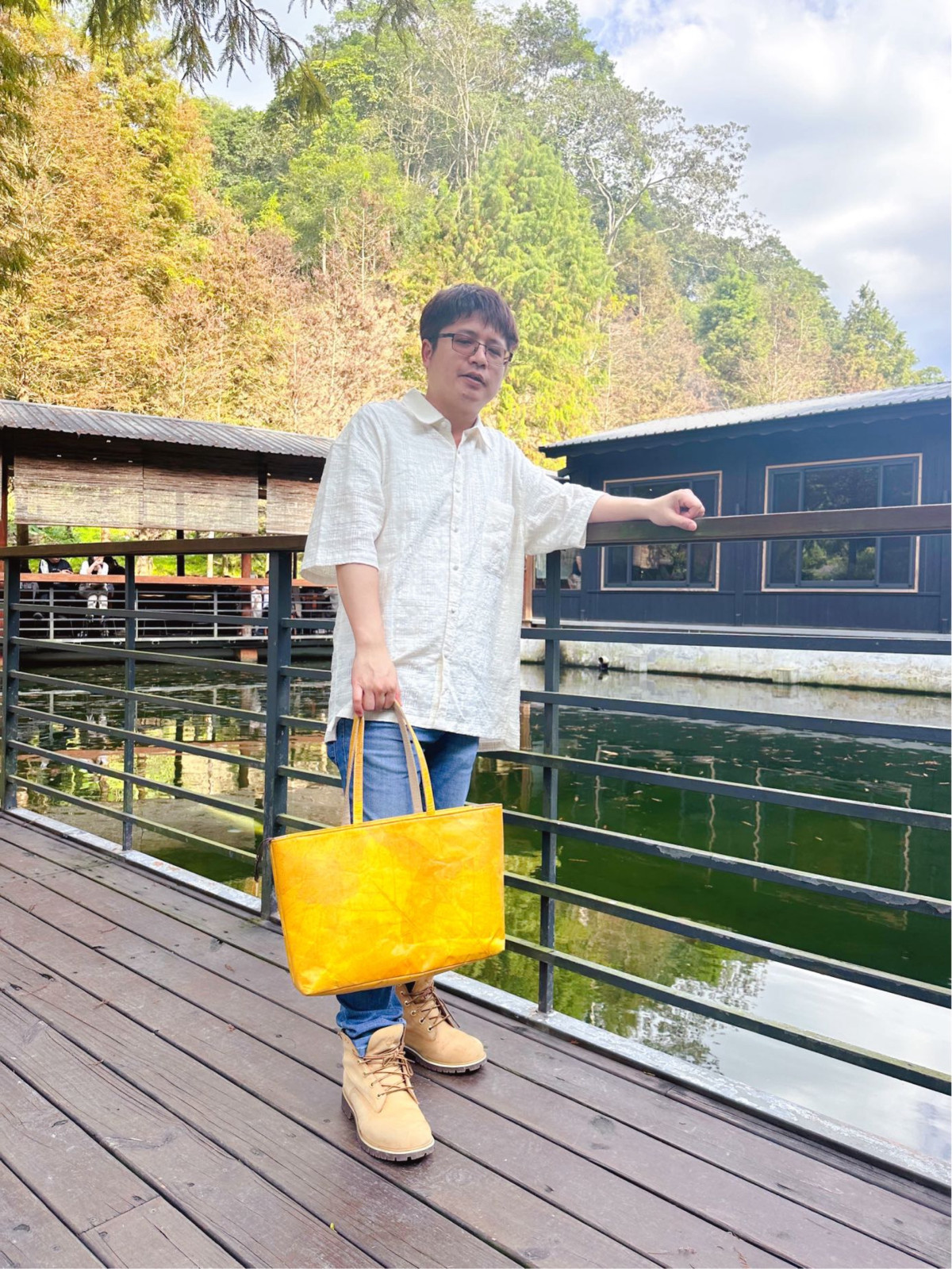 森林系的日常好夥伴｜Tevrin 樹葉側肩包開箱：美到不行、
