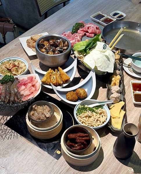 「台北火鍋」蛤?! Huh Pot 台北忠孝店，東區美食推薦