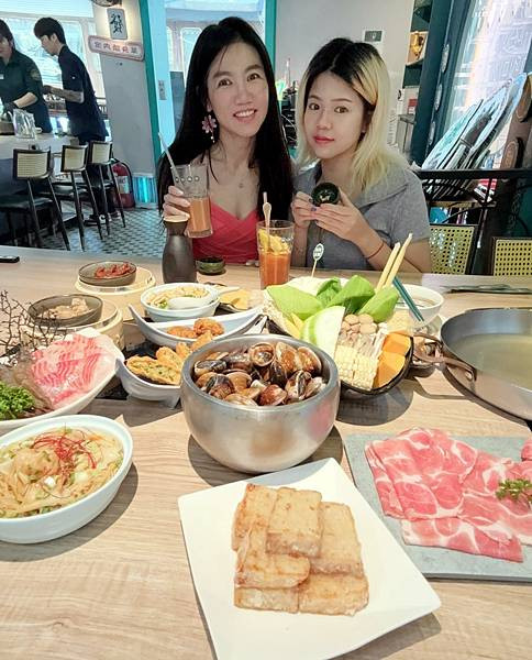 「台北火鍋」蛤?! Huh Pot 台北忠孝店，東區美食推薦