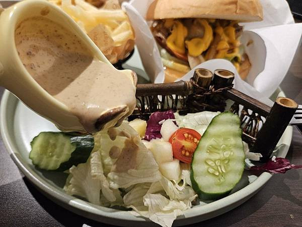 Mr.達樂Brunch｜三重巷弄裡的寵物友善早午餐店，溫馨早