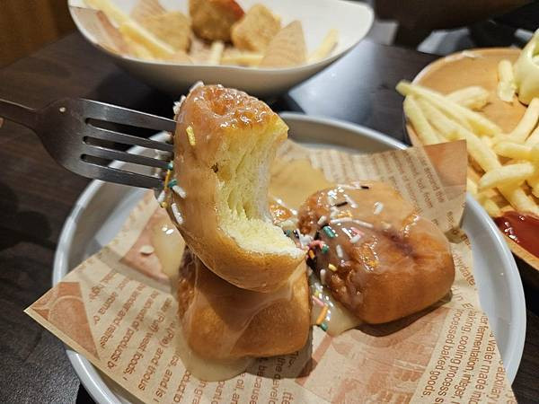 Mr.達樂Brunch｜三重巷弄裡的寵物友善早午餐店，溫馨早