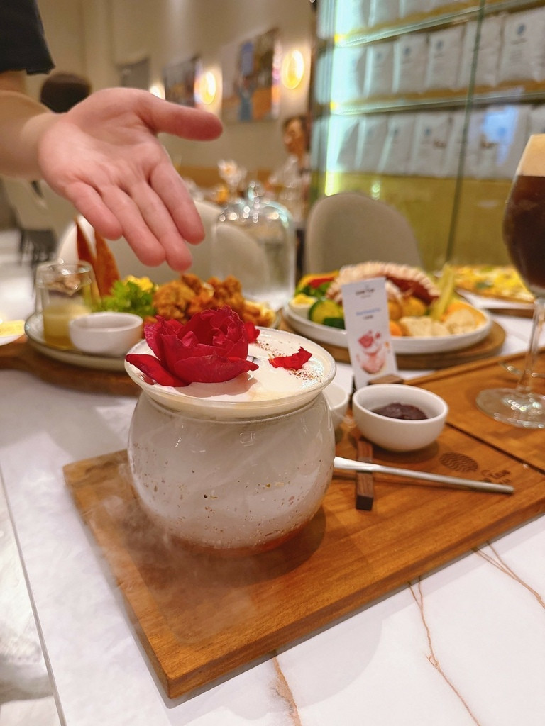 LINE_ALBUM_味丹生技活妍美の飲膠原蛋白胜肽+莓果EX膠原飲_250714_6.jpg