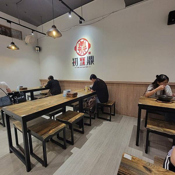 【蘆洲美食】平價個人小陶鍋 紅湯麻香牛腱鍋＋白湯雙享海陸鍋，暖心又暖胃！ - 初鼎陶燒三民店 (21).jpg