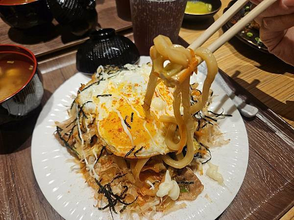 台北市府站美食推薦｜花丸家日式料理 ・日式定食・丼飯・咖哩飯