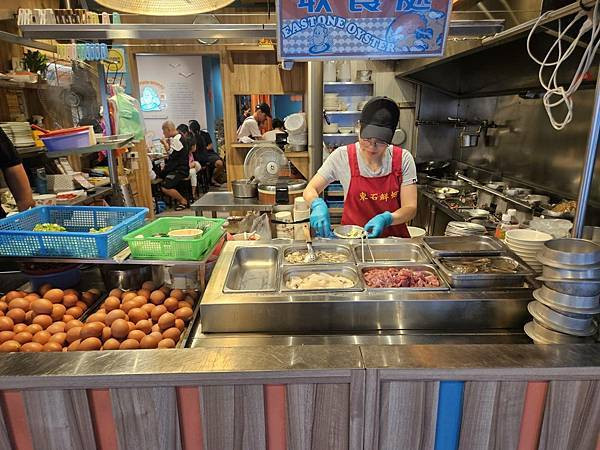 蚵仔控必看-延三夜市東時鮮蚵｜酥香蚵仔煎、鮮蚵蛋炒飯、鮑魚海
