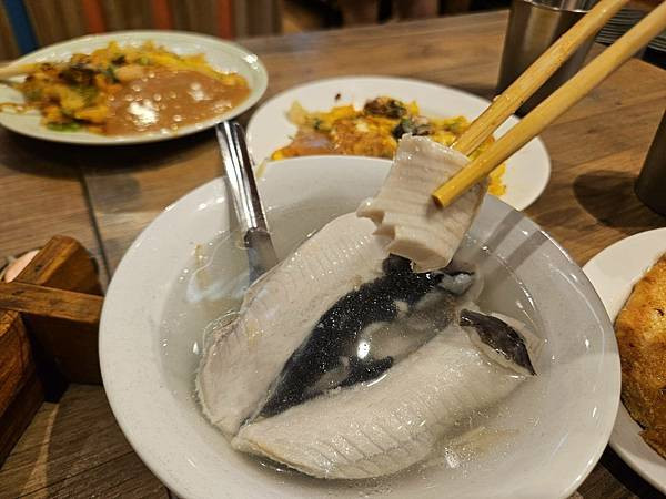 蚵仔控必看-延三夜市東時鮮蚵｜酥香蚵仔煎、鮮蚵蛋炒飯、鮑魚海