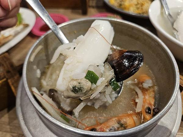 蚵仔控必看-延三夜市東時鮮蚵｜酥香蚵仔煎、鮮蚵蛋炒飯、鮑魚海