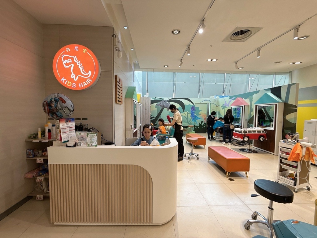 LINE_ALBUM_兒童剪髮SOGO天母店--丹尼索kids hair_250915_2.jpg LINE_ALBUM_兒童剪髮SOGO天母店--丹尼索kids hair_250915_2.jpg