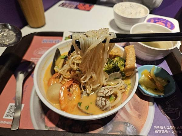 捷運中山站必吃泰式料理｜這味泰泰 Mrs. Thai Tha