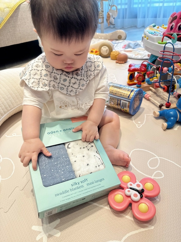 LINE_ALBUM_babycity好物推薦aden+anais新生兒必備竹纖維包巾圍兜拍嗝巾_250922_11.jpg