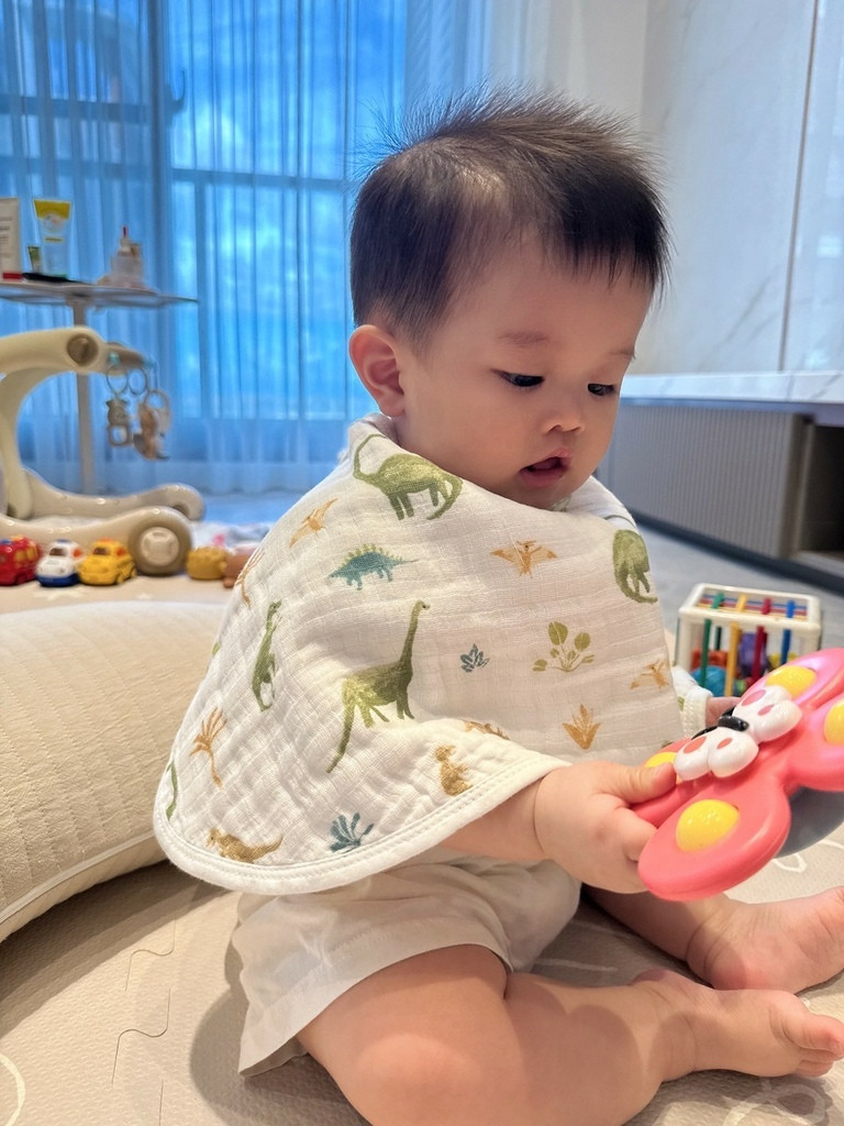 LINE_ALBUM_babycity好物推薦aden+anais新生兒必備竹纖維包巾圍兜拍嗝巾_250922_30.jpg
