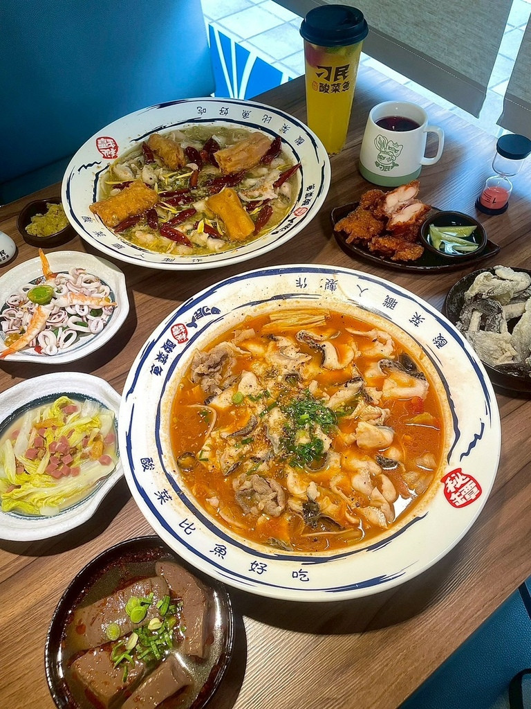 食記★刁民酸菜魚府中店｜人氣酸菜魚插旗新北板橋！酸爽軟嫩酸菜