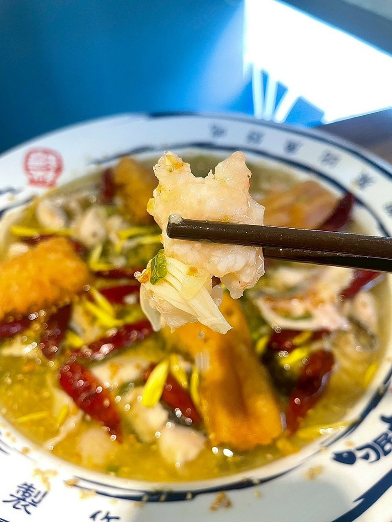 食記★刁民酸菜魚府中店｜人氣酸菜魚插旗新北板橋！酸爽軟嫩酸菜
