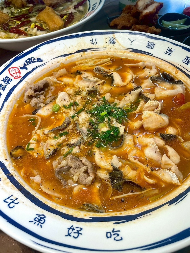 食記★刁民酸菜魚府中店｜人氣酸菜魚插旗新北板橋！酸爽軟嫩酸菜