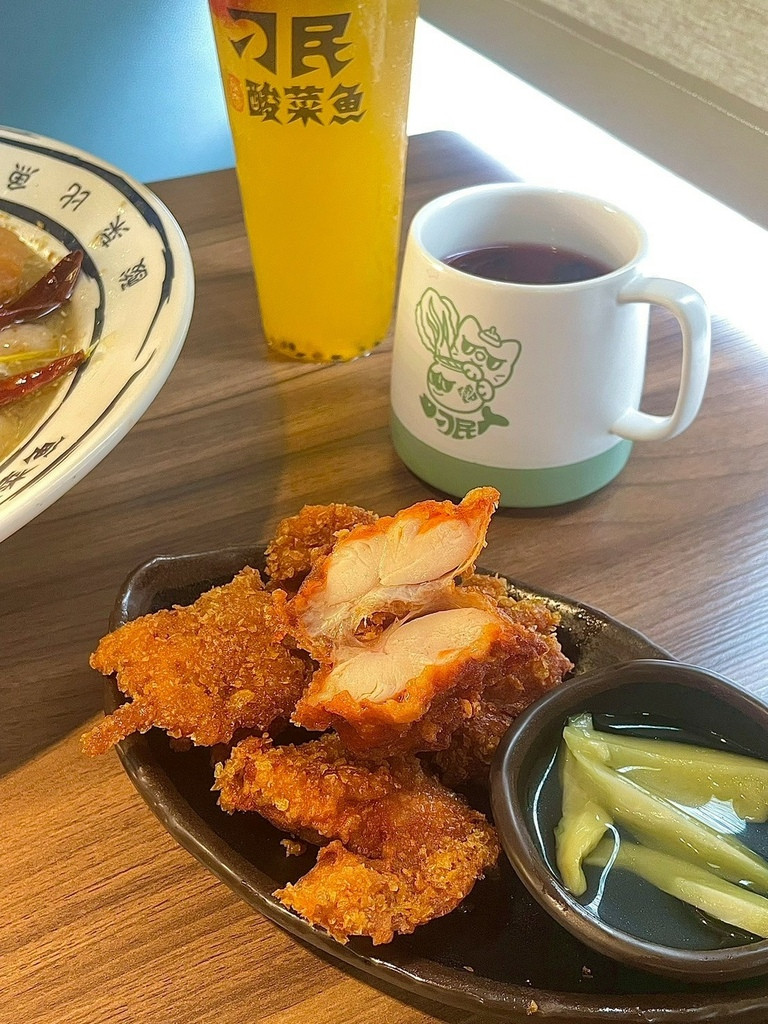 食記★刁民酸菜魚府中店｜人氣酸菜魚插旗新北板橋！酸爽軟嫩酸菜