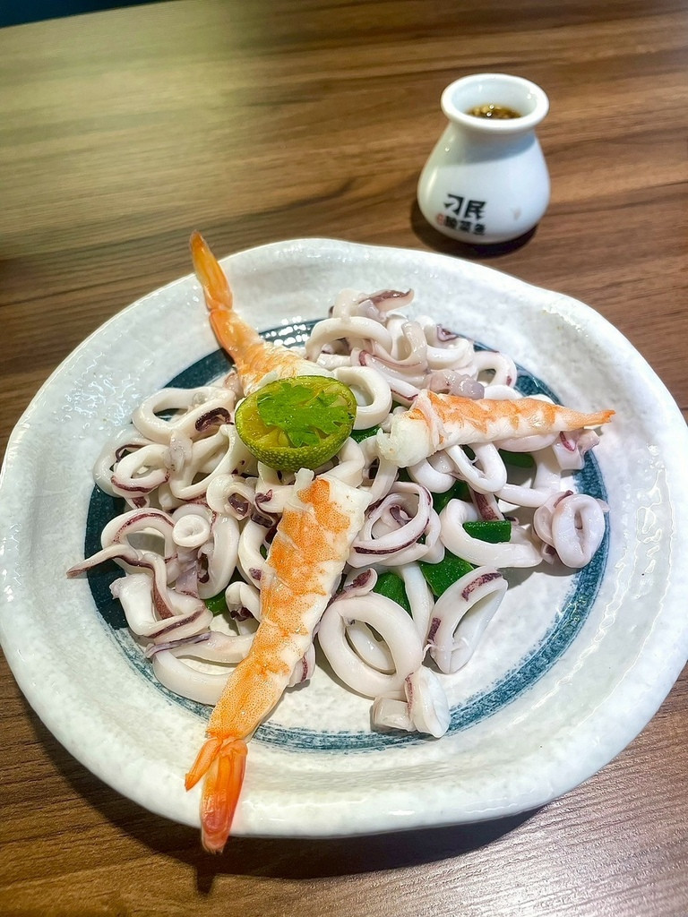 食記★刁民酸菜魚府中店｜人氣酸菜魚插旗新北板橋！酸爽軟嫩酸菜
