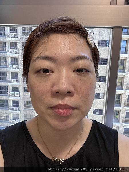 【媚比琳淚溝小熨斗心得】一抹潤澤不卡粉~法令紋、淚溝提亮妝效