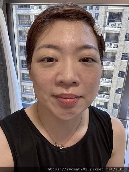 【媚比琳淚溝小熨斗心得】一抹潤澤不卡粉~法令紋、淚溝提亮妝效