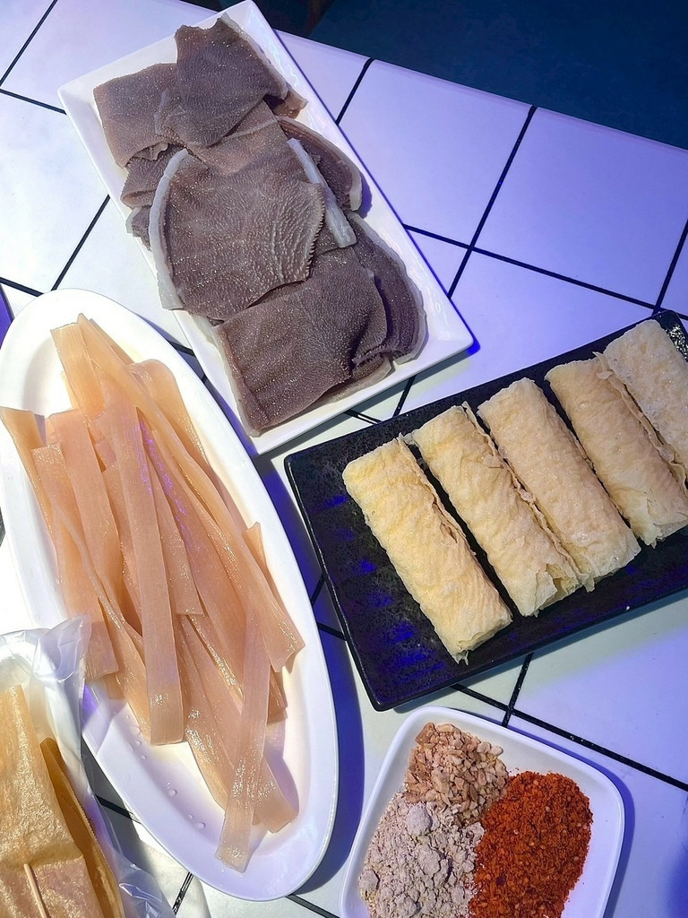 食記★辣吉點成都串串香｜台北市民大道一串只要十元?麻辣香特色