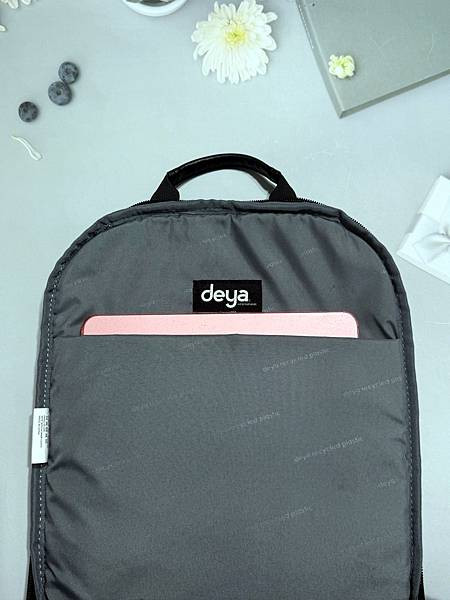 「穿搭美學」極簡中的力量，deya Urbanedge 黑後